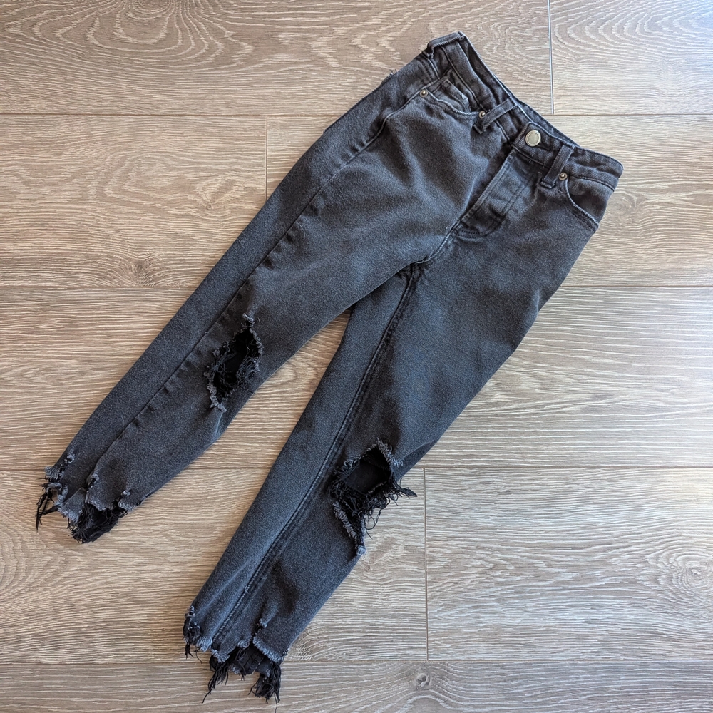Chelsea and Violet Black Girls Jeans Size 7 Distressed